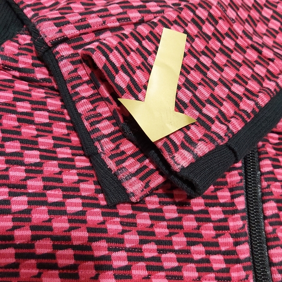 Lululemon pink and black Radiant jacket- size 6 - Picture 6 of 9